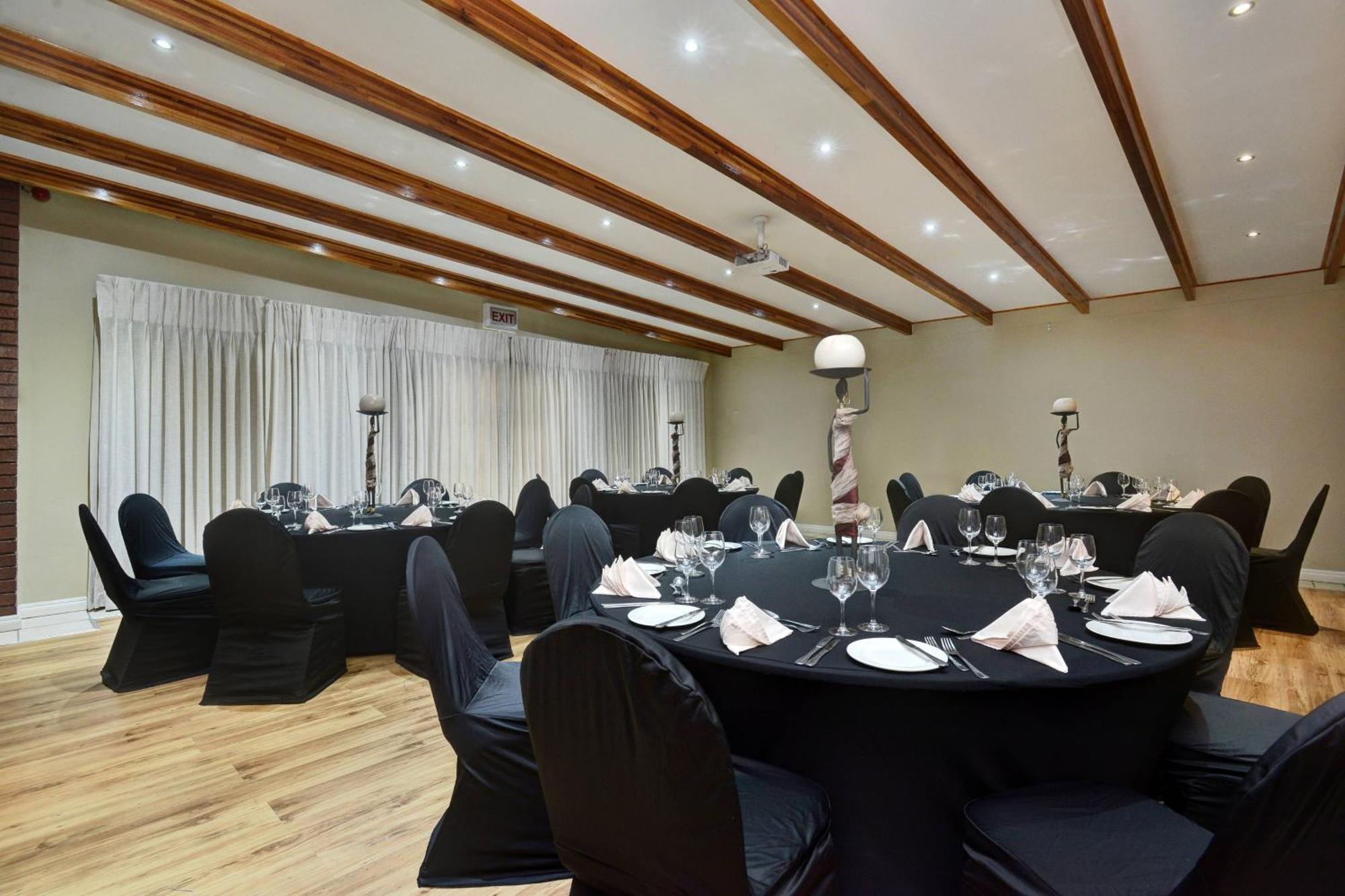 Protea Hotel By Marriott Mahikeng Mafikeng Exterior foto