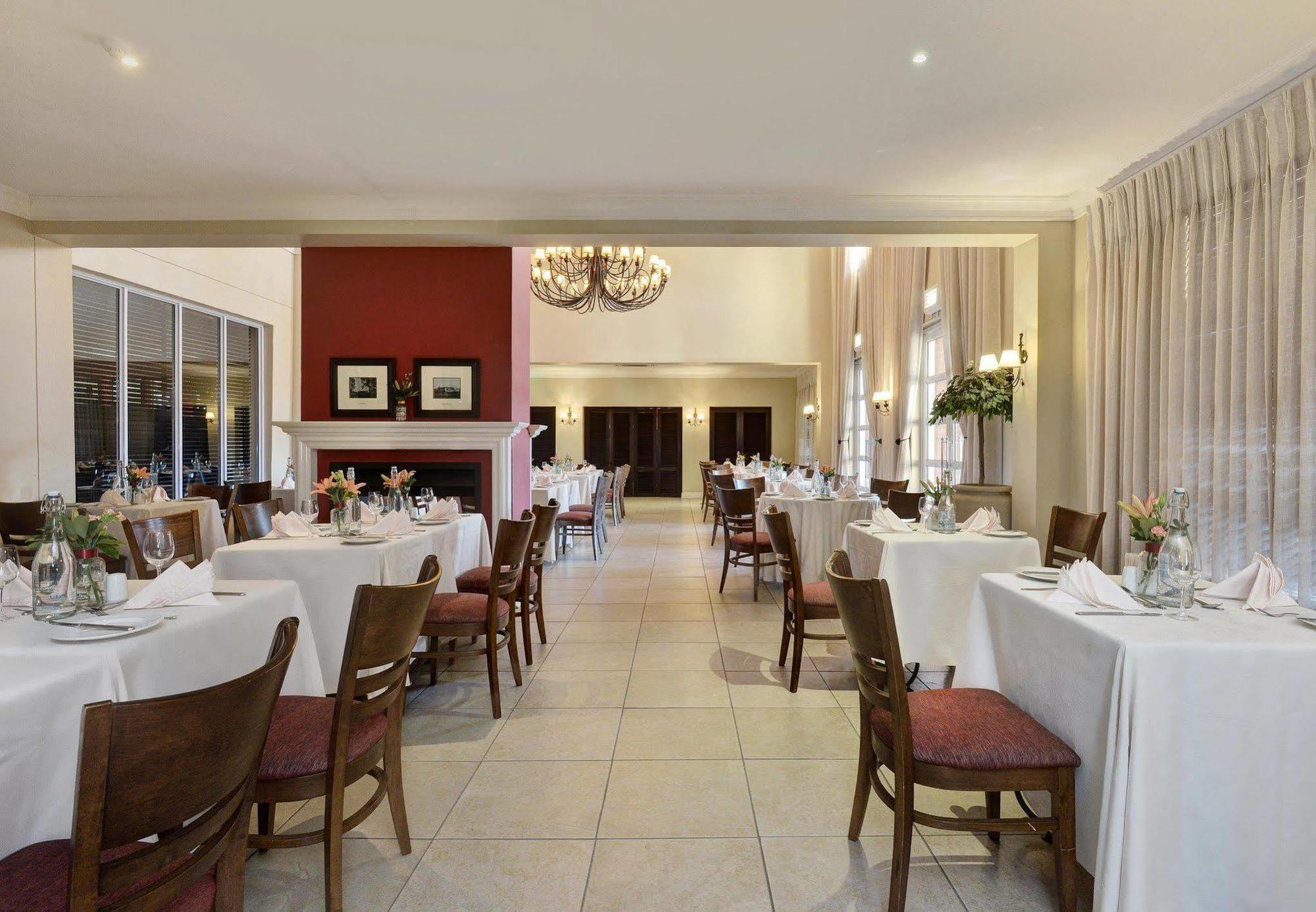 Protea Hotel By Marriott Mahikeng Mafikeng Exterior foto